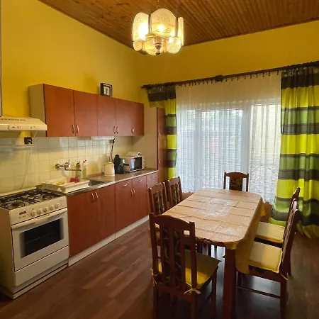 Apartment Ravasz *